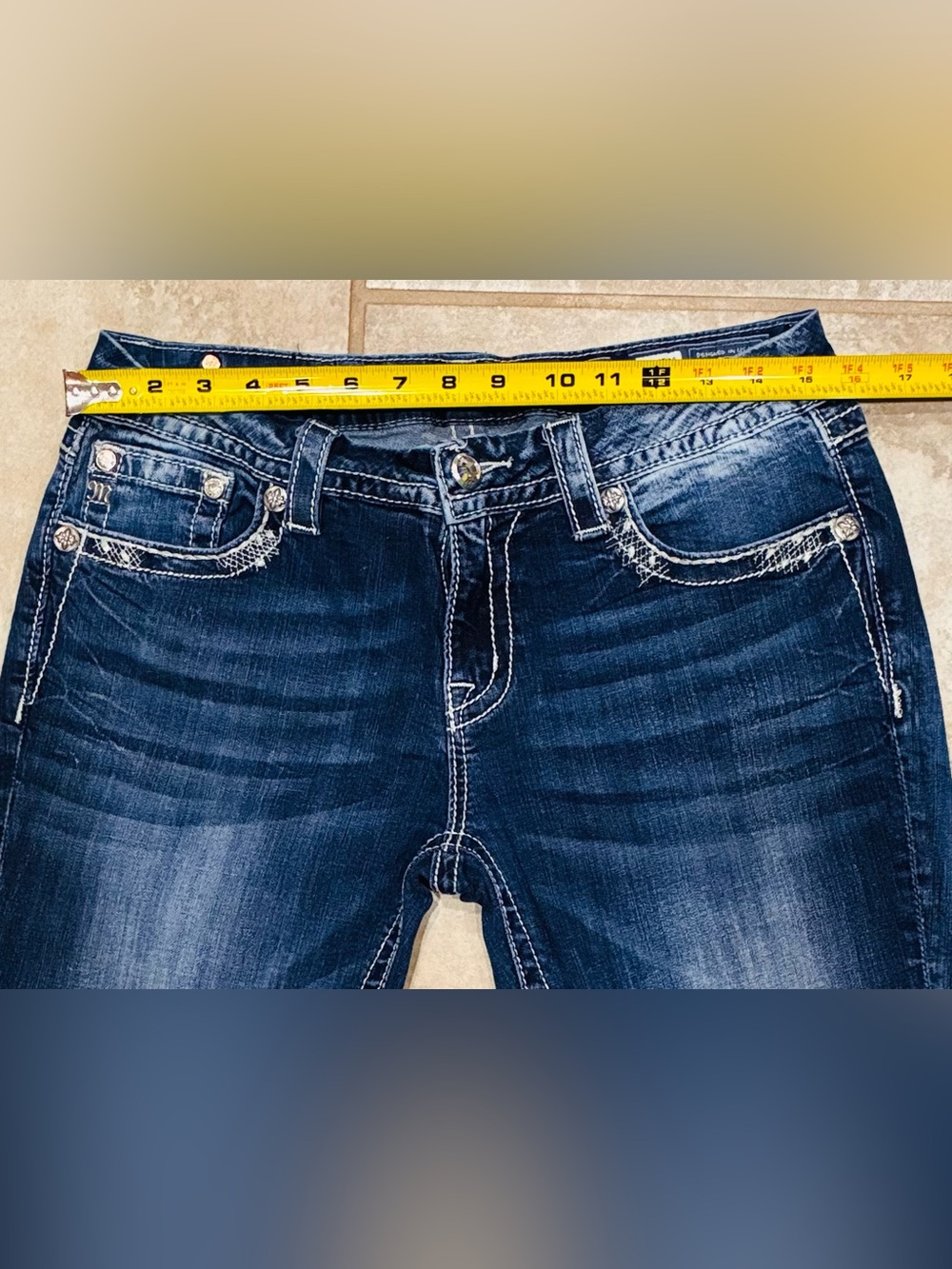 Miss Me Signature Cropped Frayed Stretch Jeans 32x25.5 EUC - Picture 9 of 12